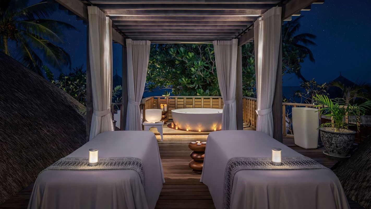 Four Seasons Resort Maldives at Kuda Huraa фото 12