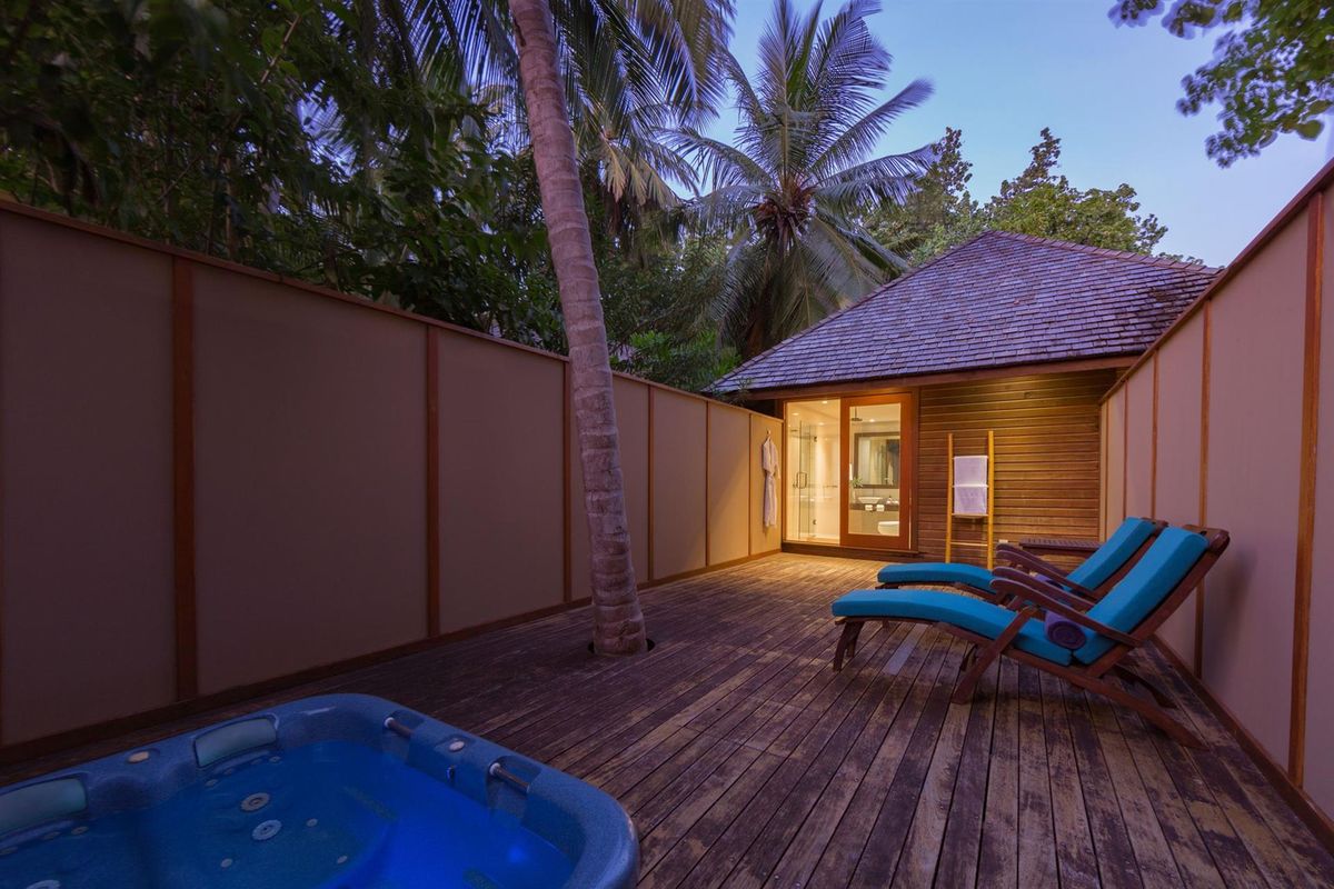 Veligandu Island Resort & Spa фото 34