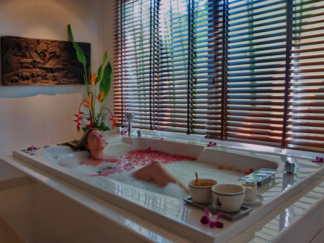 Thara Patong Beach Resort & Spa фото 31