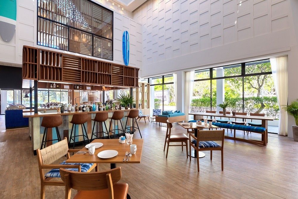 Outrigger Surin Beach Resort фото 11