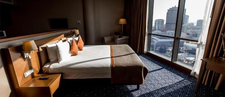 Фото отеля Parkside Hotel & Apartments