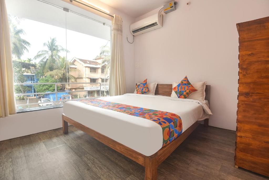 FabExpress Holiday Suites фото 4