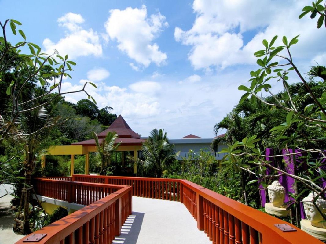 Amala Grand Bleu Resort фото 40