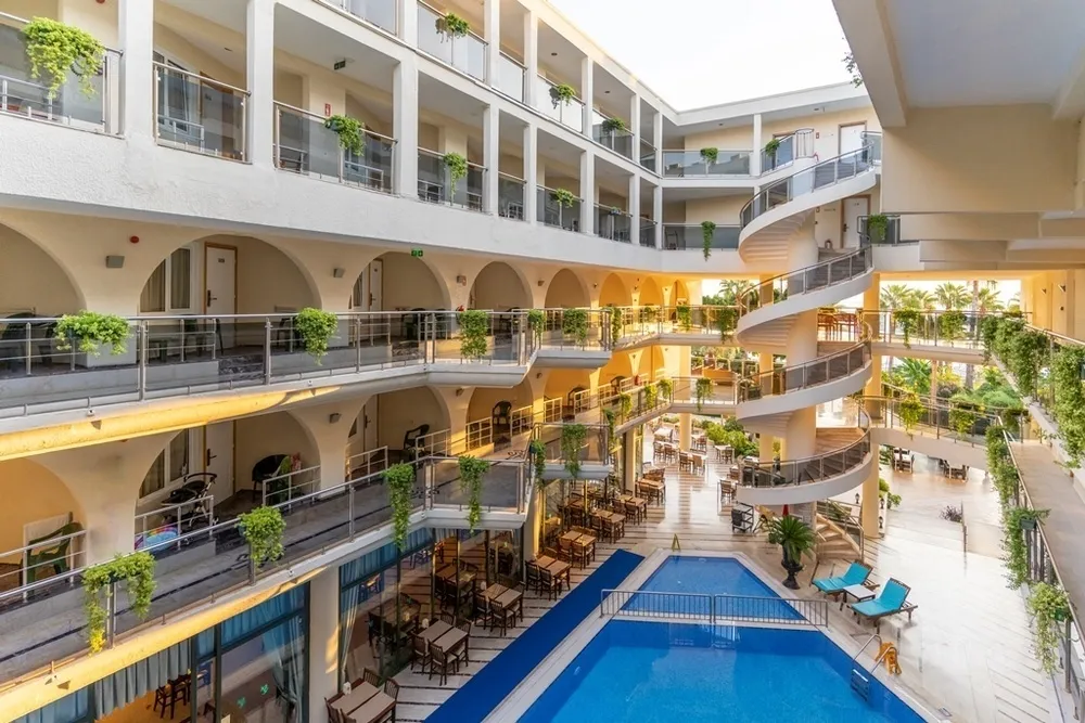 Lancora Beach Hotel фото 1