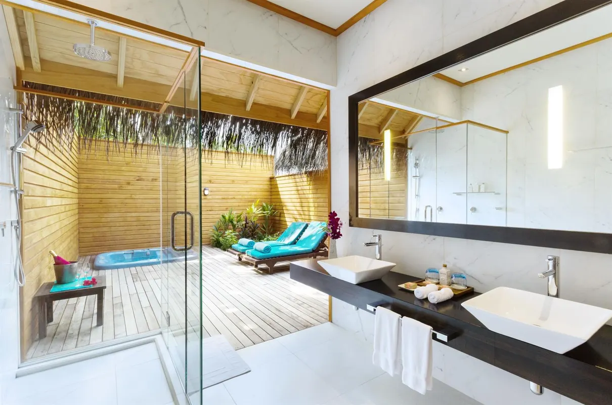 Veligandu Island Resort & Spa фото 36