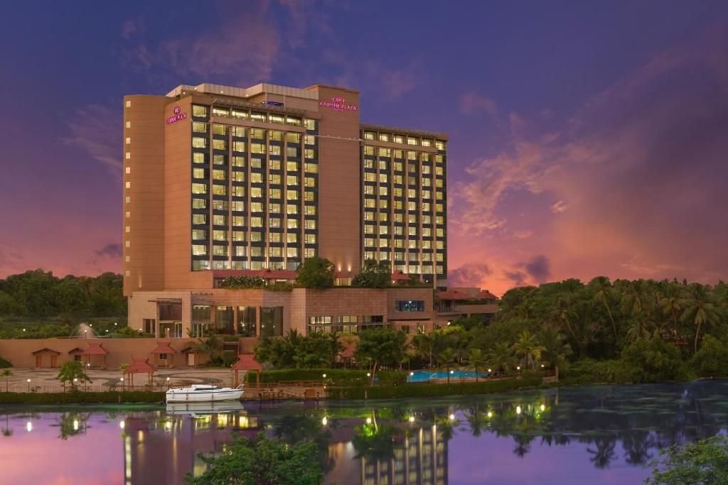 Crowne Plaza Kochi фото 34
