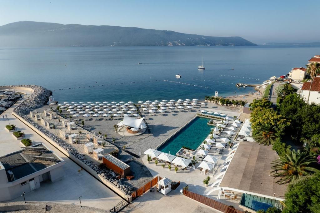 Lazure Hotel & Marina фото 38