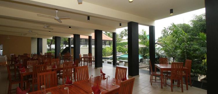 Фото отеля Garden Beach Hotel