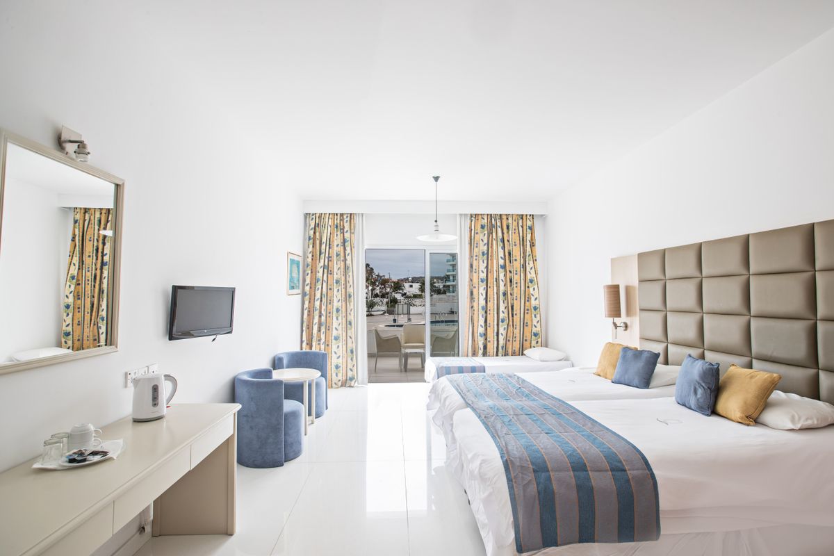 Odessa Beach Hotel фото 1