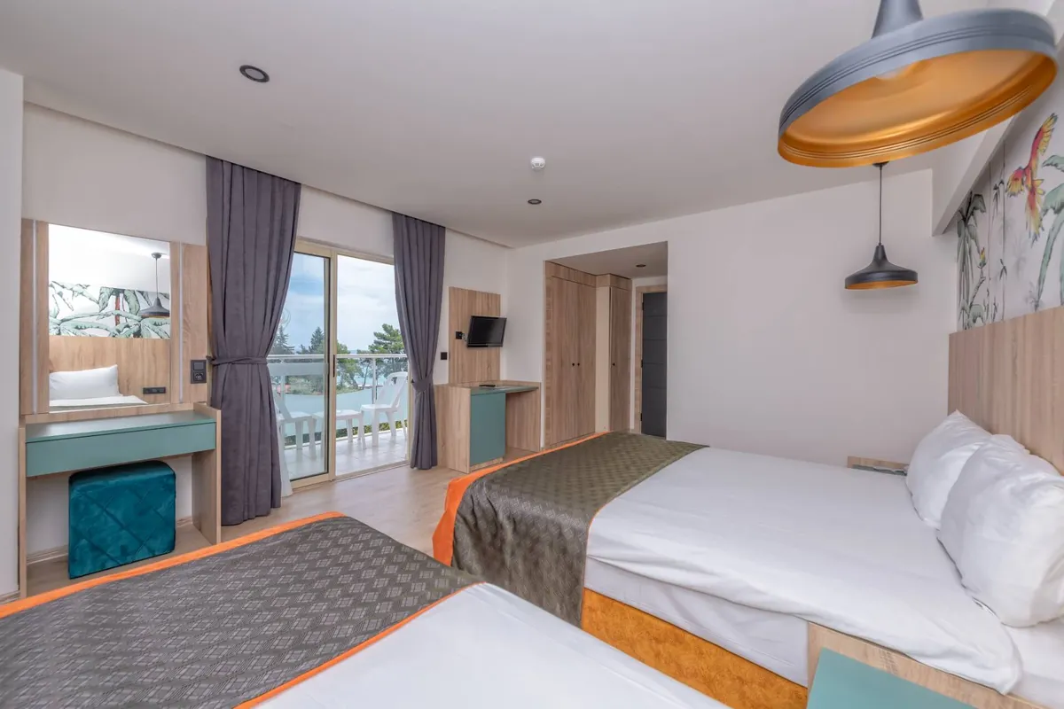 Lims Bona Dea Beach Hotel фото 4