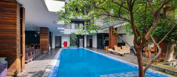 Фото отеля Palette Hotel Seminyak