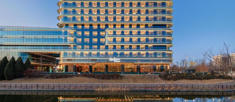 Фото отеля Radisson Hotel Beijing Daxing Airport