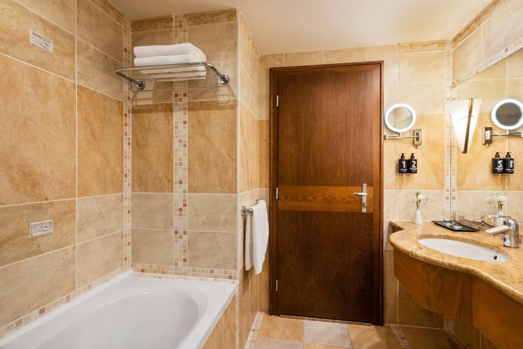 Lindner Hotel Prague Castle фото 39