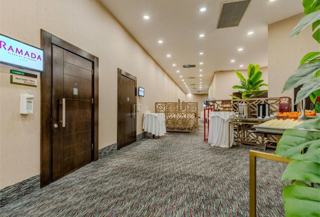 Ramada Plaza Izmir фото 27