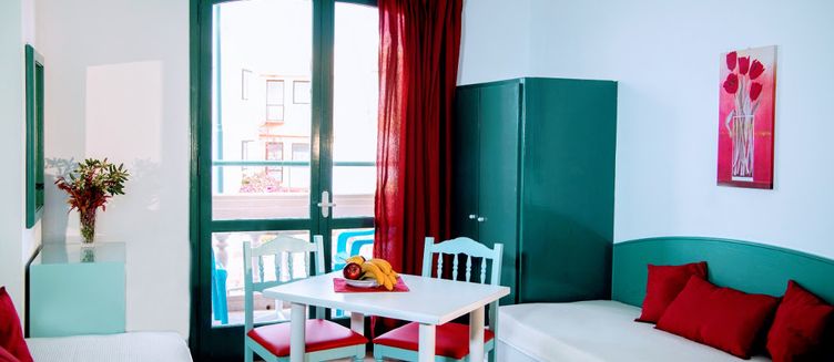 Фото отеля Theoni Apartments