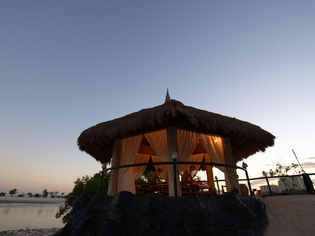 Maribago Bluewater Beach Resort фото 6