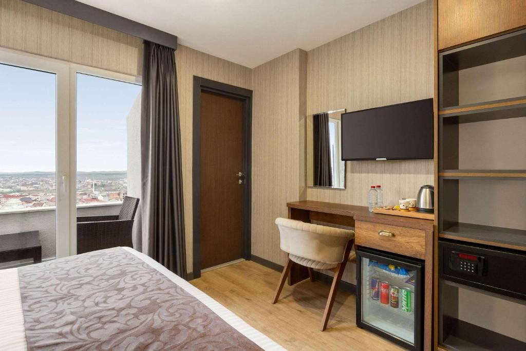 Operla Airport Hotels, Trademark Collection by Wyndham фото 22