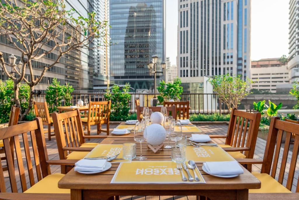 Boulevard Hotel Bangkok Sukhumvit фото 31