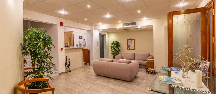 Фото отеля Irini Apartments