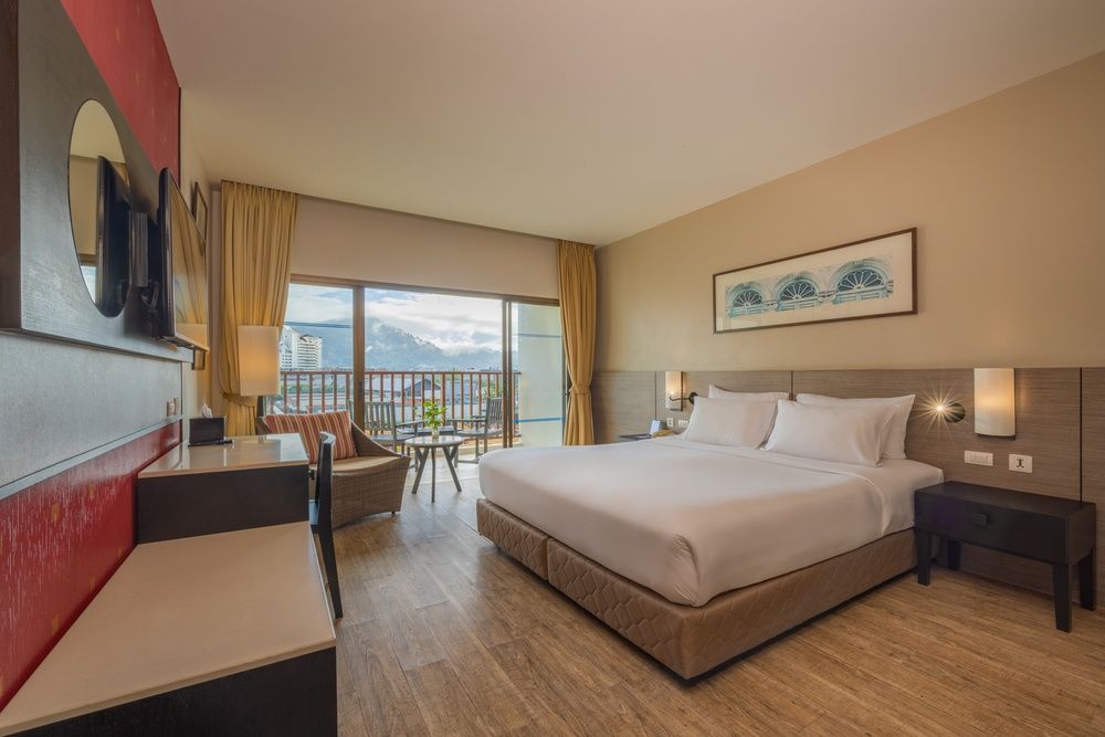 Deevana Plaza Phuket фото 37