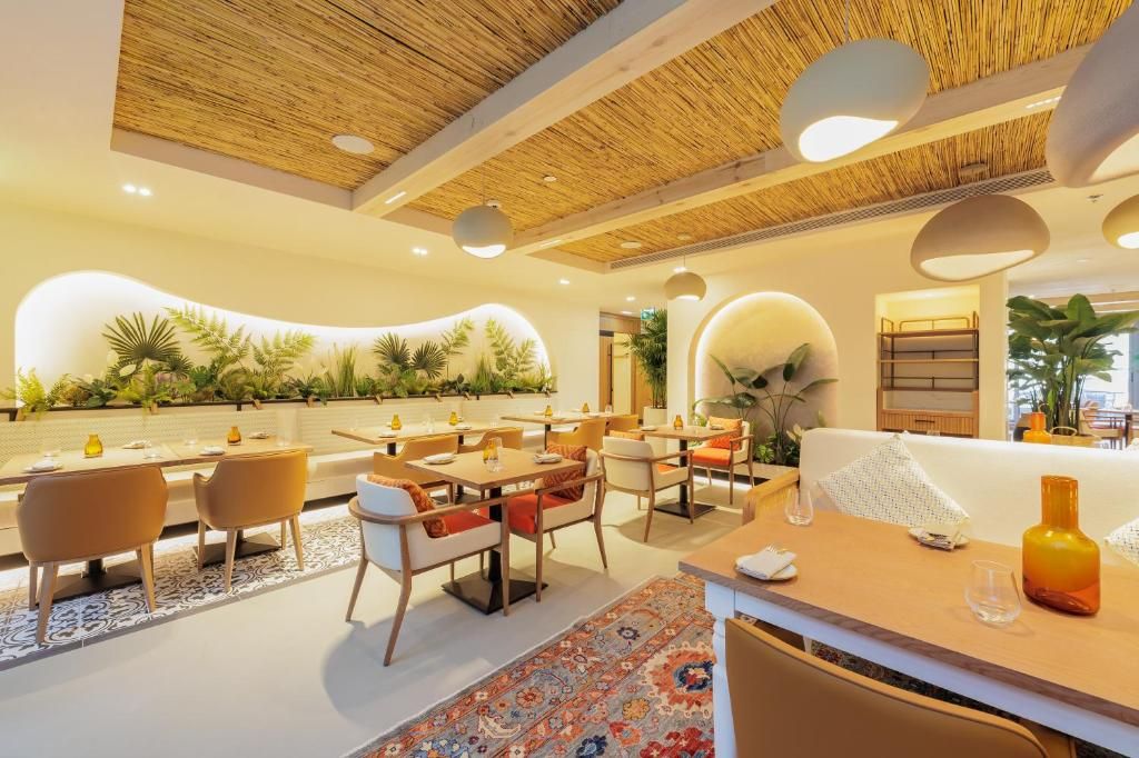 Holiday Inn Dubai Jumeirah Village Circle фото 7