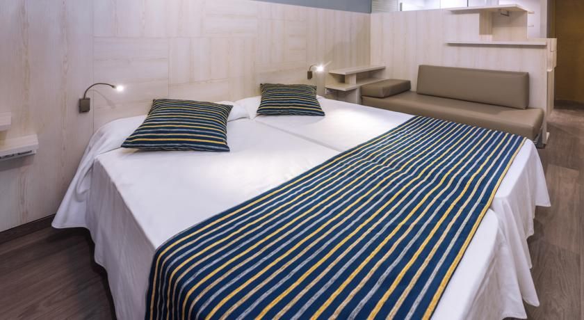 Hotel GHT Sa Riera фото 38