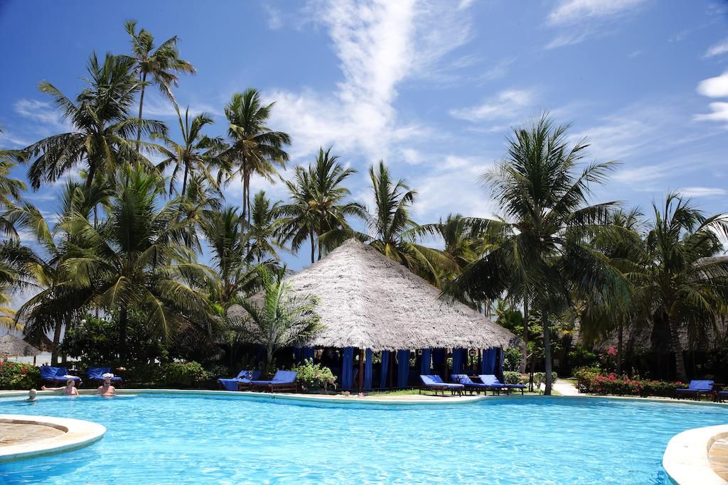 Breezes Beach Club and Spa фото 0