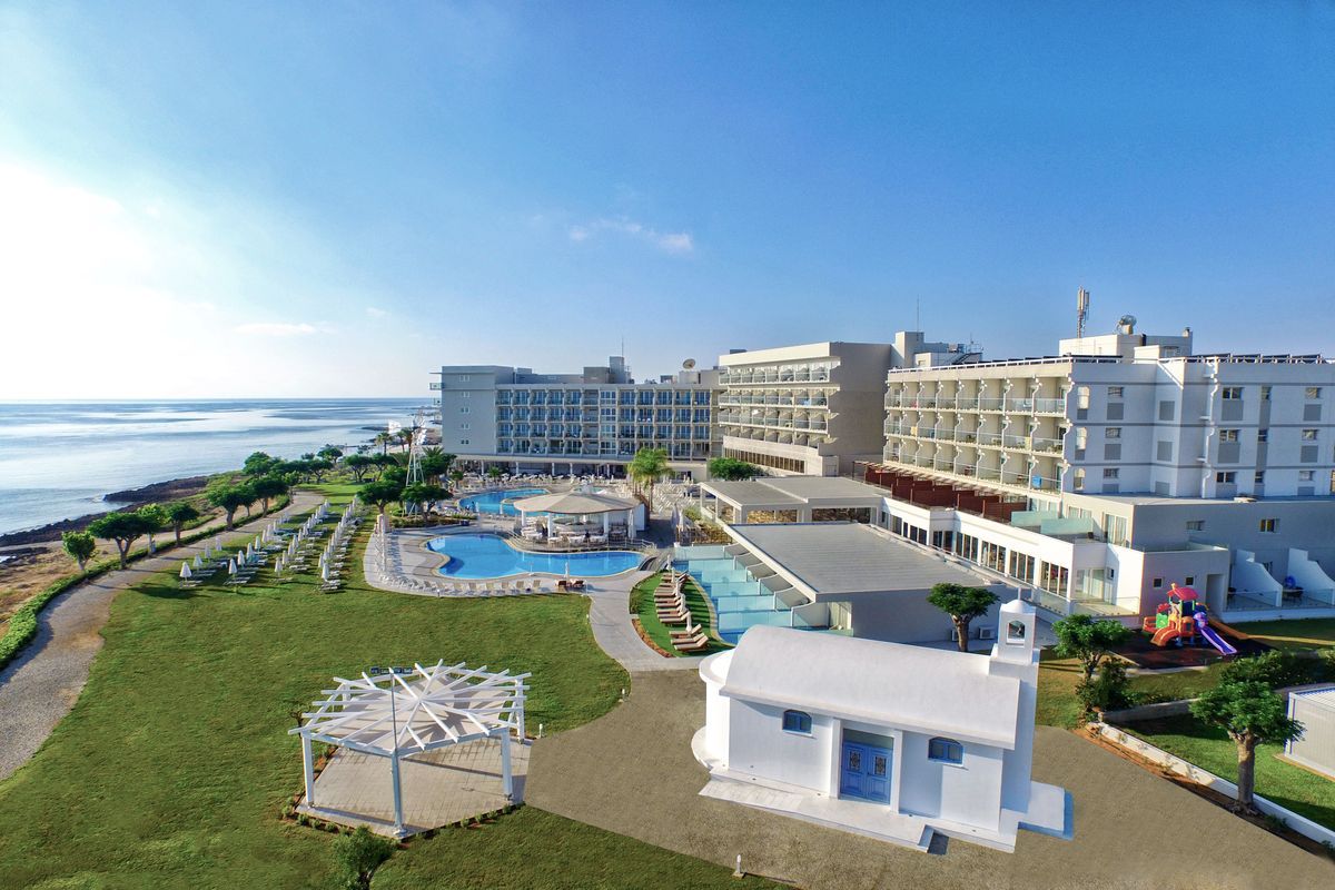 Pernera Beach Hotel фото 0