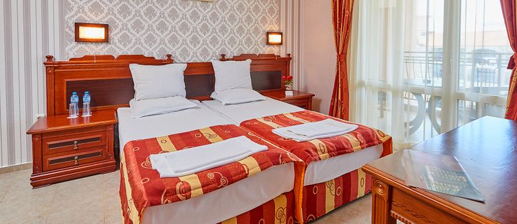 Фото отеля Karolina Hotel