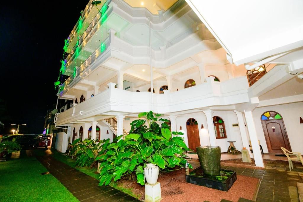 Royal Beach Hotel фото 58