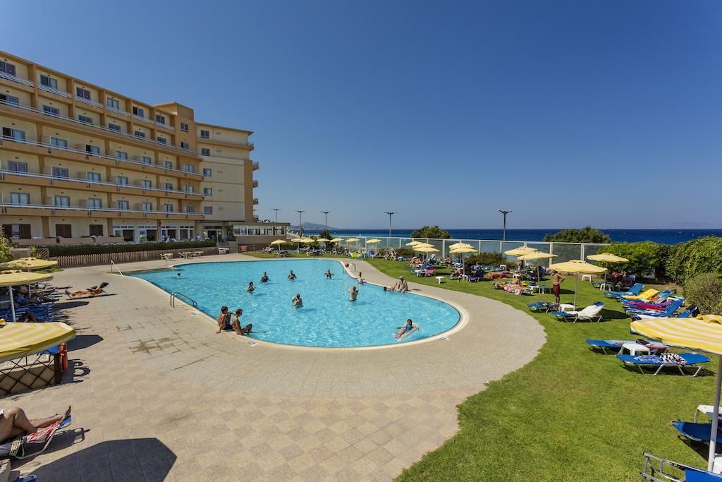 Belvedere Beach Hotel фото 1