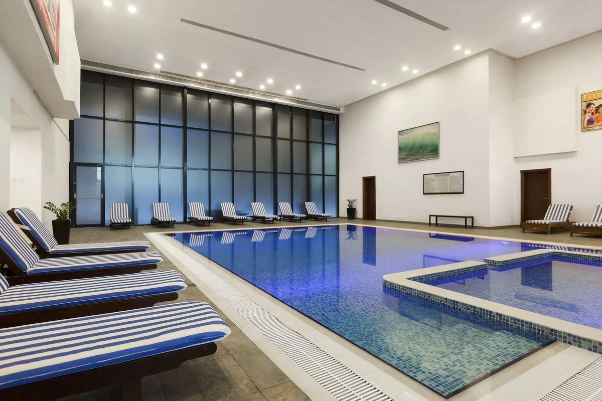 Ramada Hotel & Suites by Wyndham Ajman фото 15