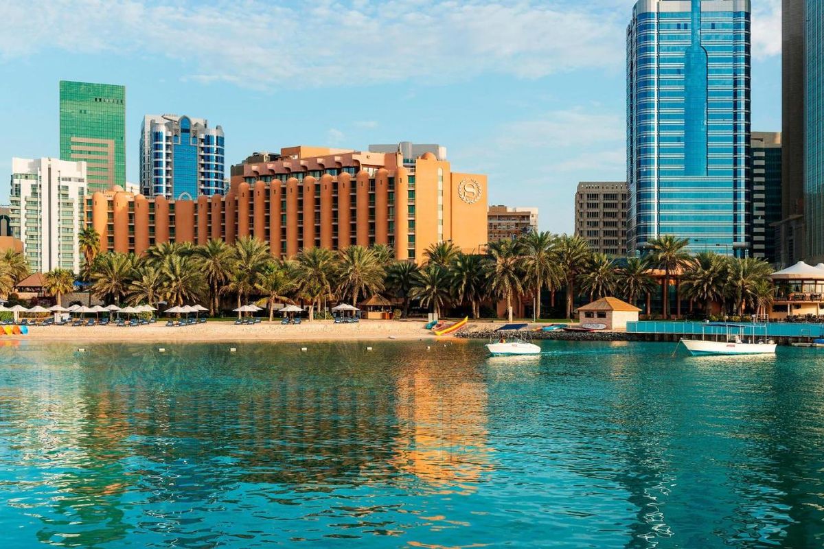Sheraton Abu Dhabi Hotel & Resort фото 0