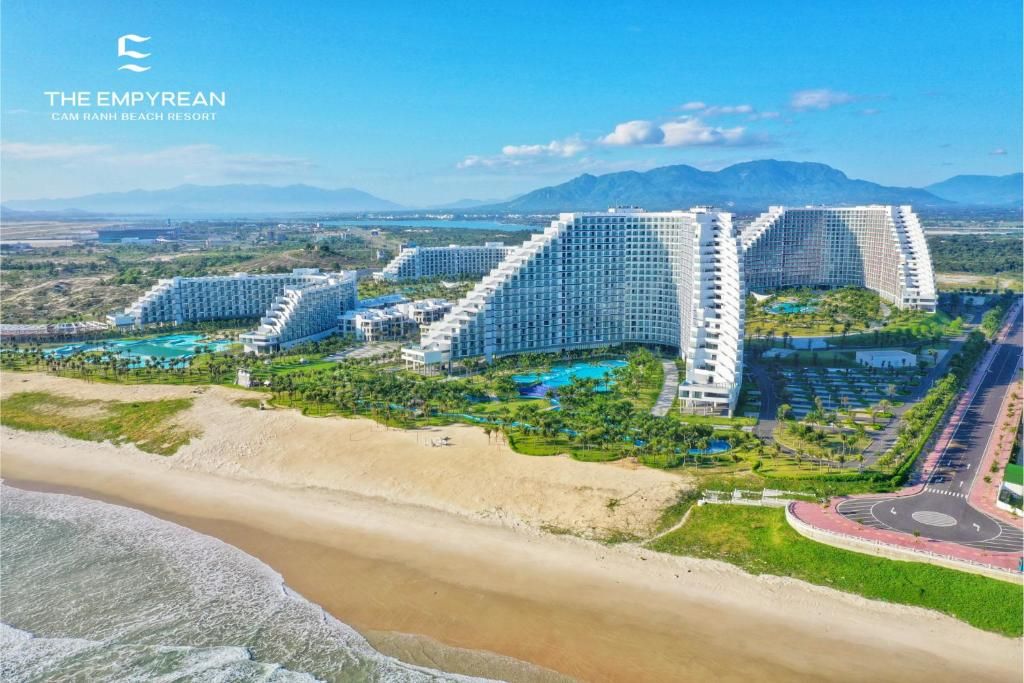 The Empyrean Cam Ranh Beach Resort фото 41