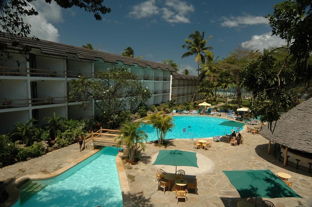 Travellers Beach Hotel and Club фото 37
