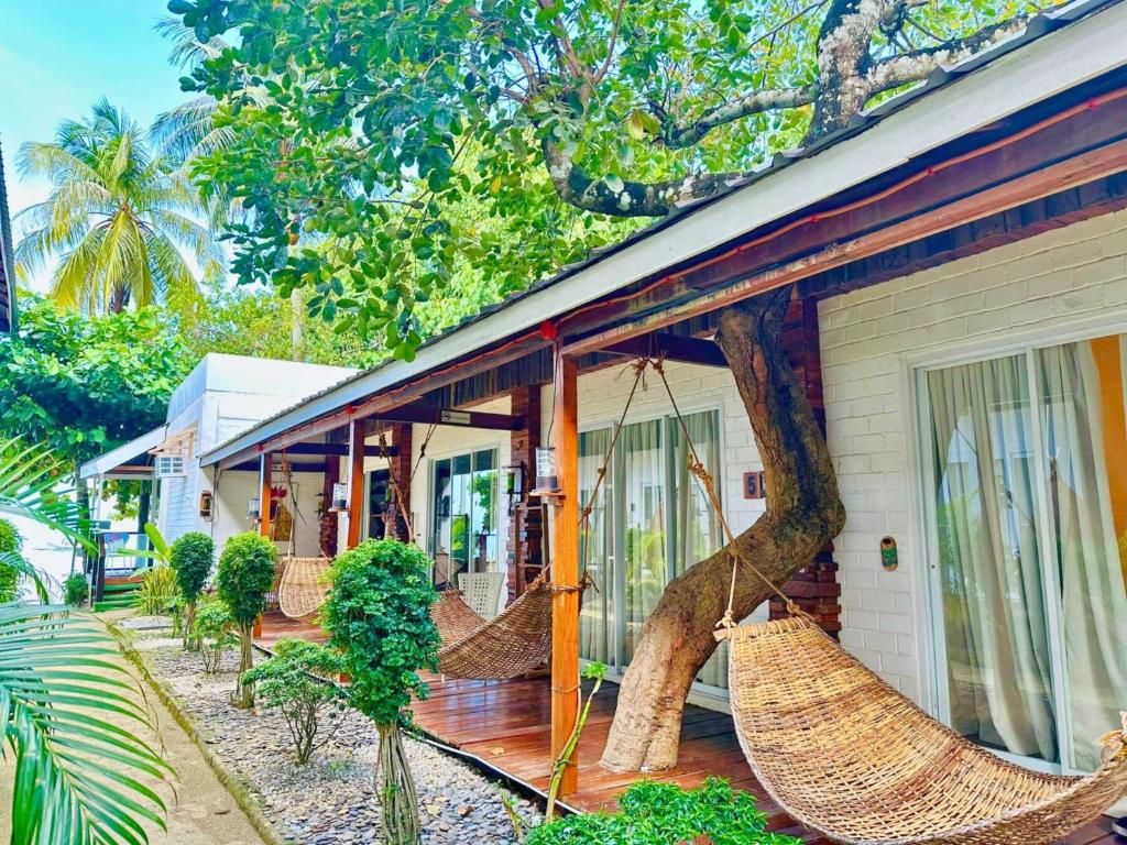 Suites by Eco Hotel El Nido фото 2
