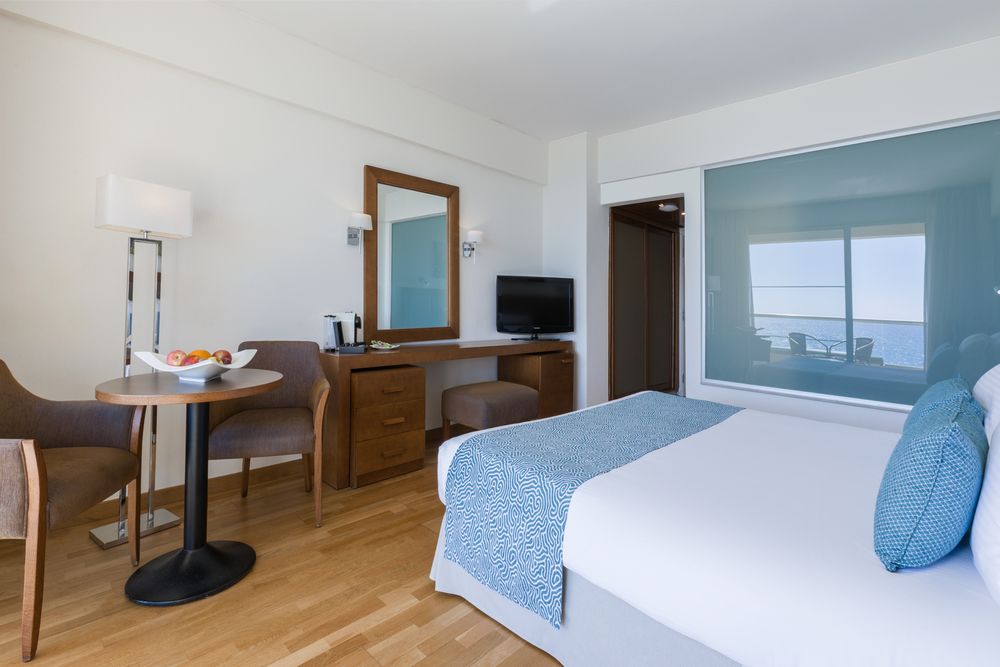 Golden Bay Beach Hotel фото 48