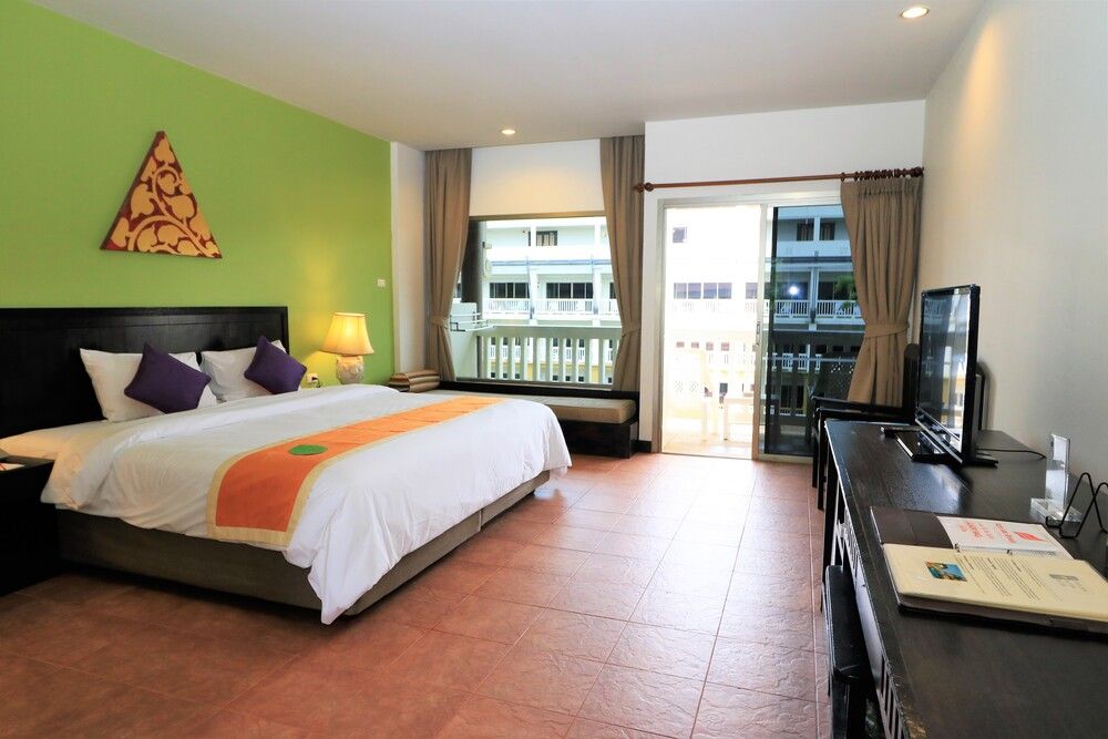 Kata Sea Breeze Resort фото 113