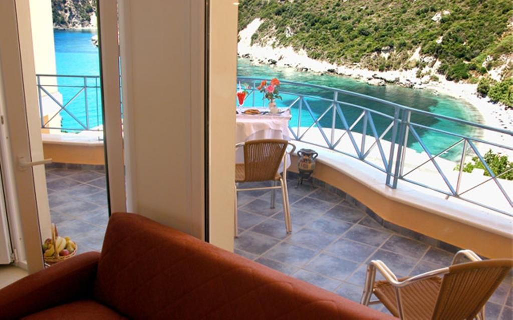 Ithea Suites Hotel фото 10