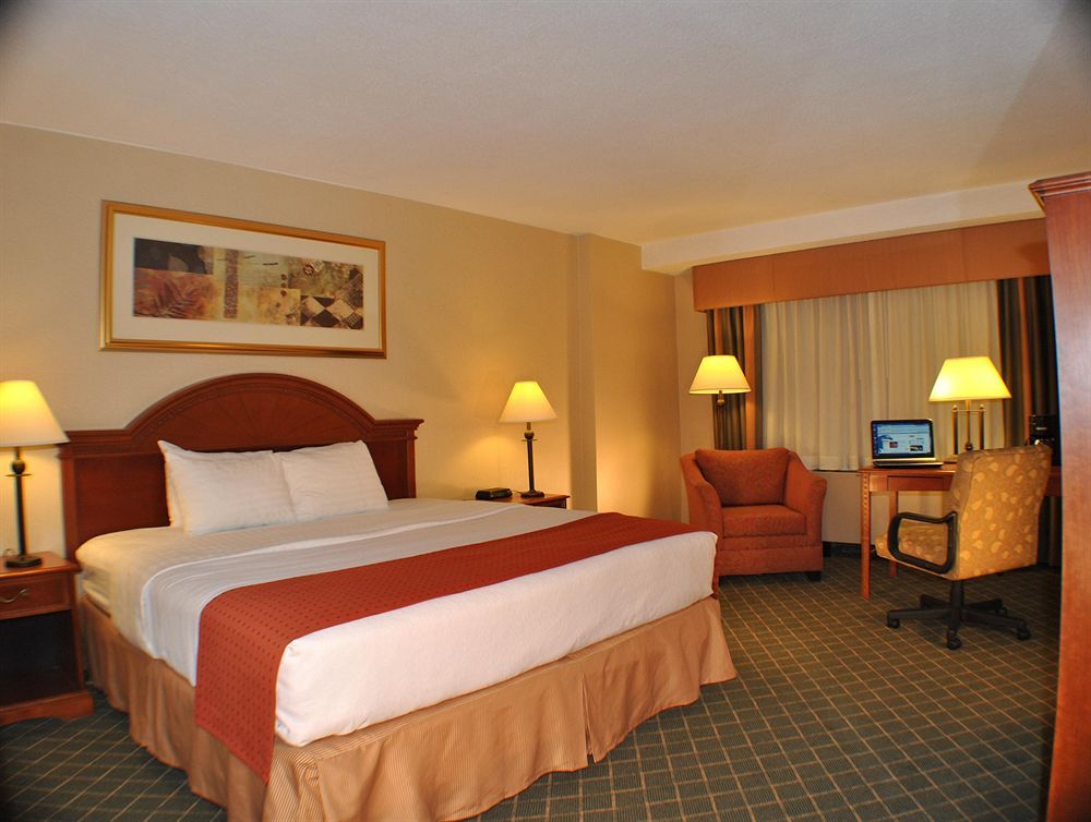 Holiday Inn Midtown - 57 Street фото 36