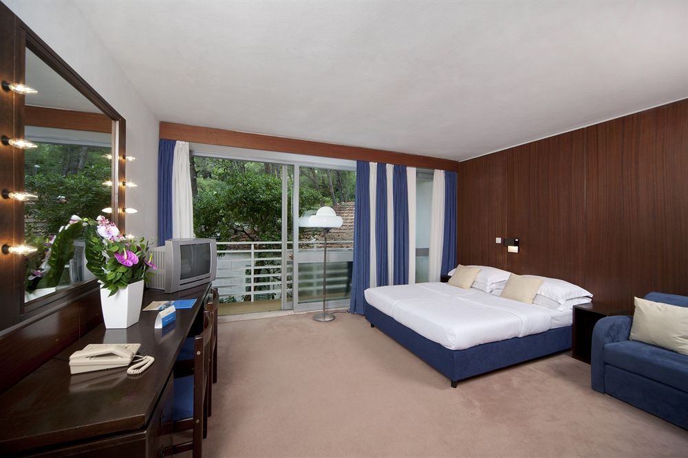 Bluesun Hotel Maestral фото 40