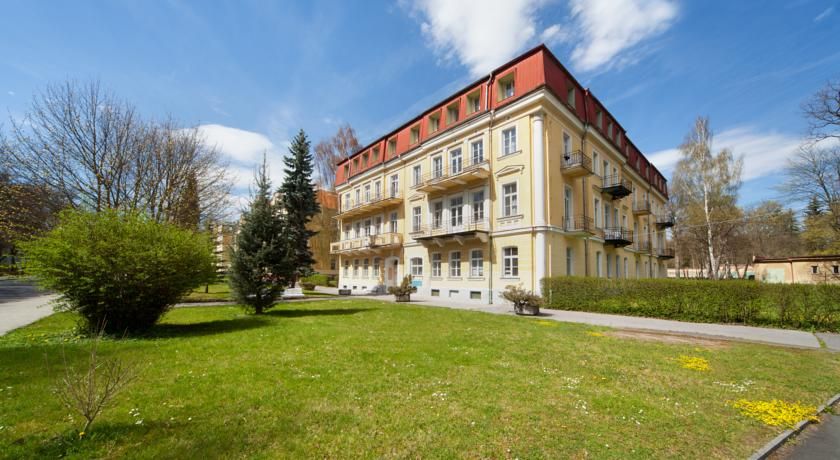 Hotel Jesenius фото 0