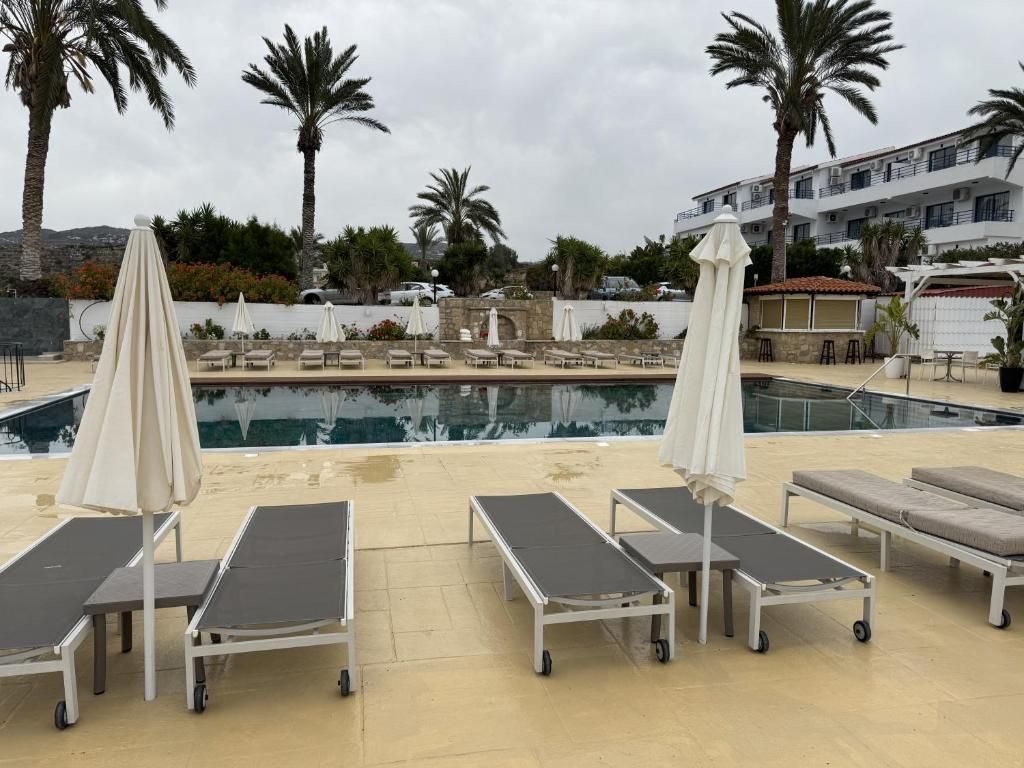 Vrachia Beach Hotel & Suites фото 23