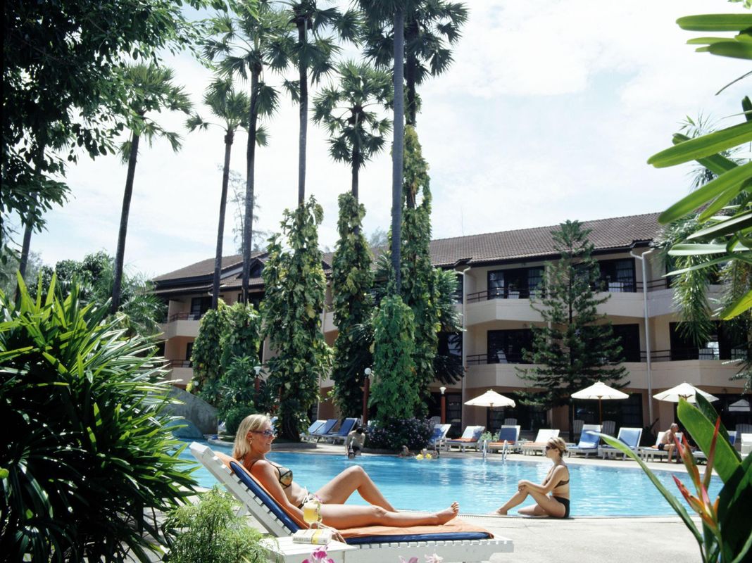 Thara Patong Beach Resort & Spa фото 14