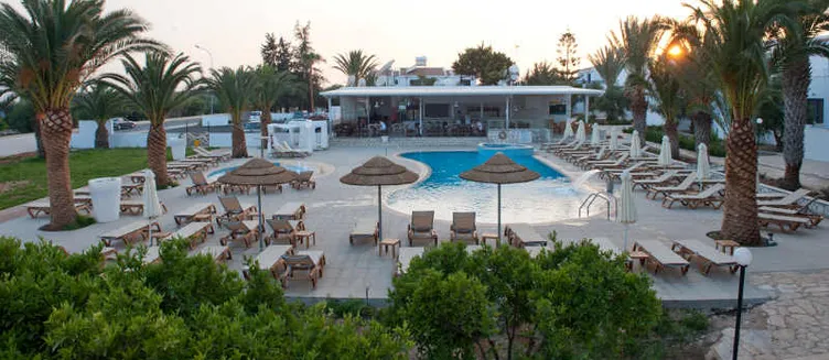 Фото отеля Stavrolia Gardens Hotel Apartments