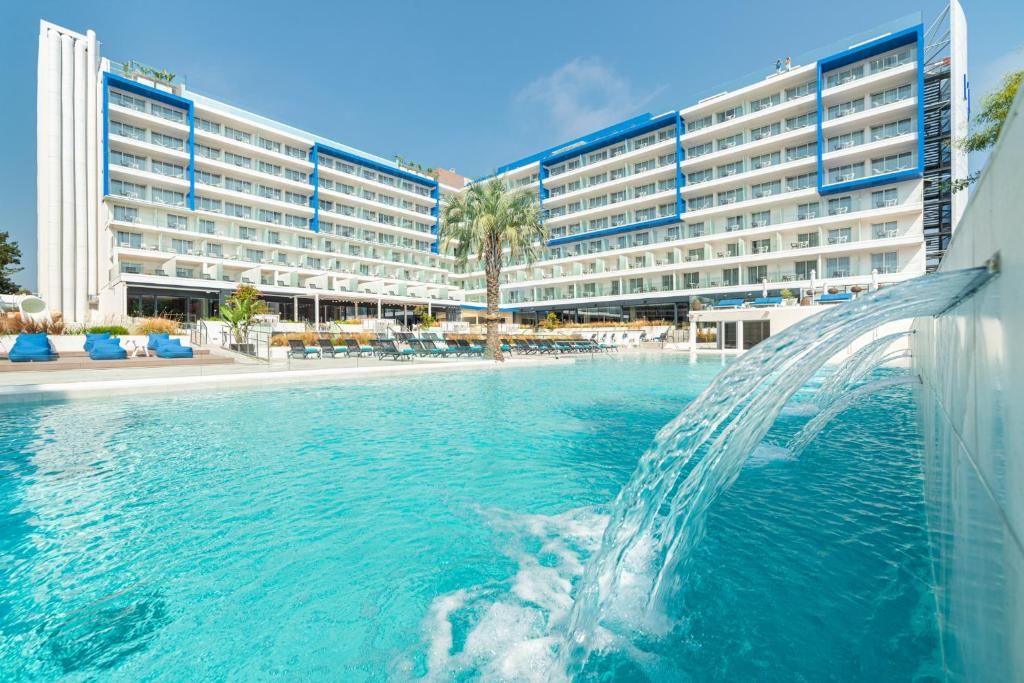 L'Azure фото 11