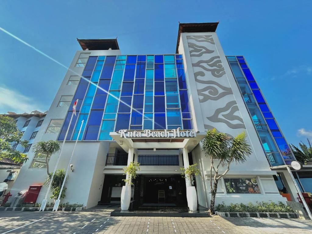 Kuta Beach Hotel фото 1