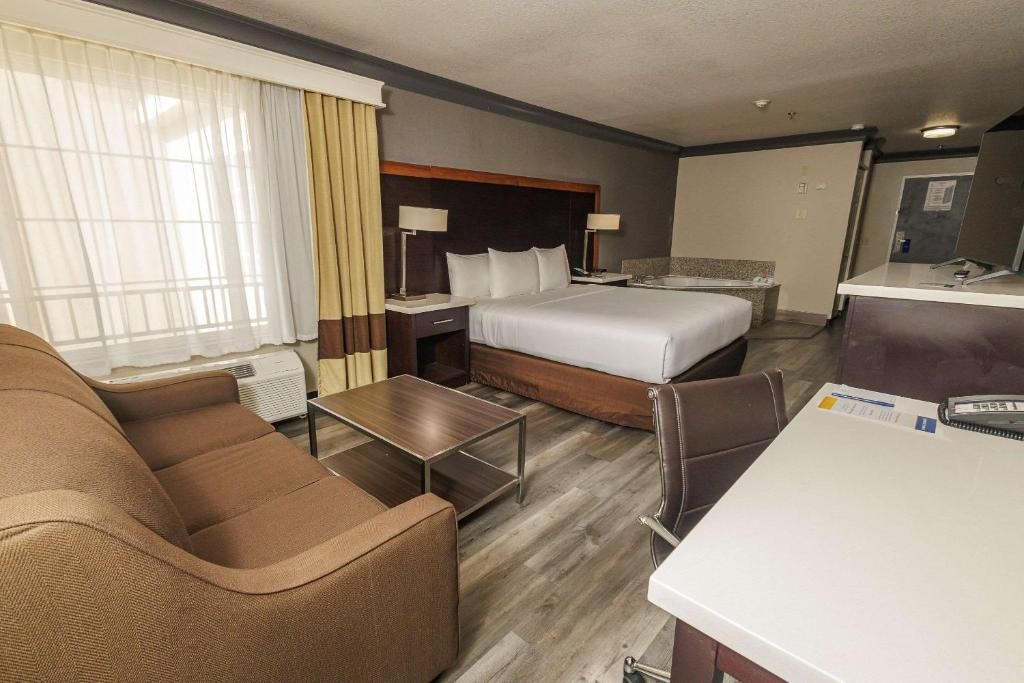 Comfort Inn & Suites Near Universal - North Hollywood – Burbank фото 11