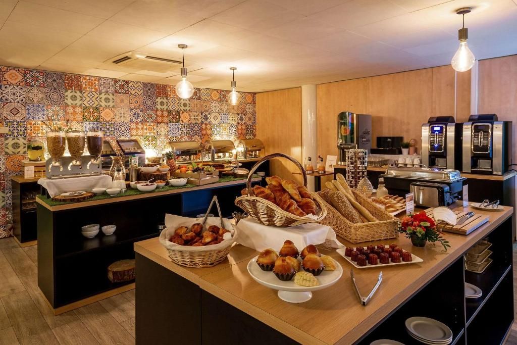 Quality Suites Bordeaux Airport Hotel & Spa фото 43
