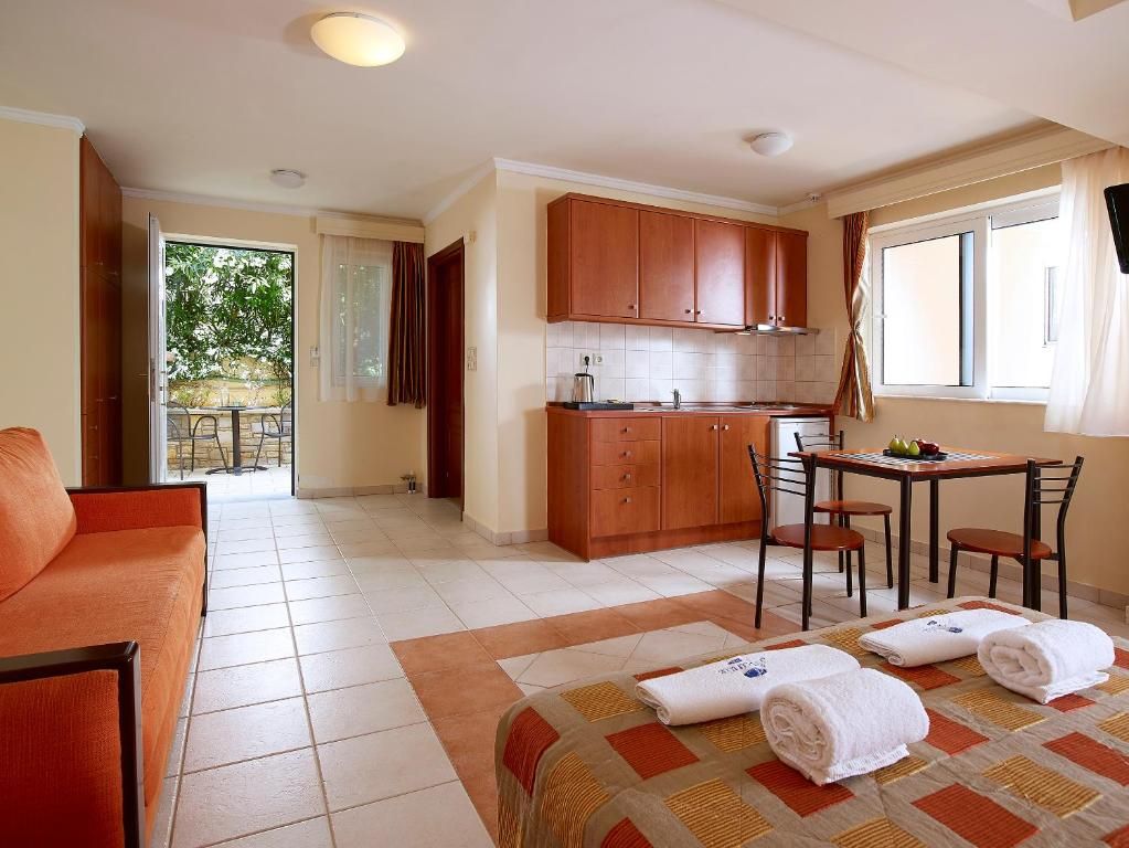 Avantis Suites Hotel фото 3